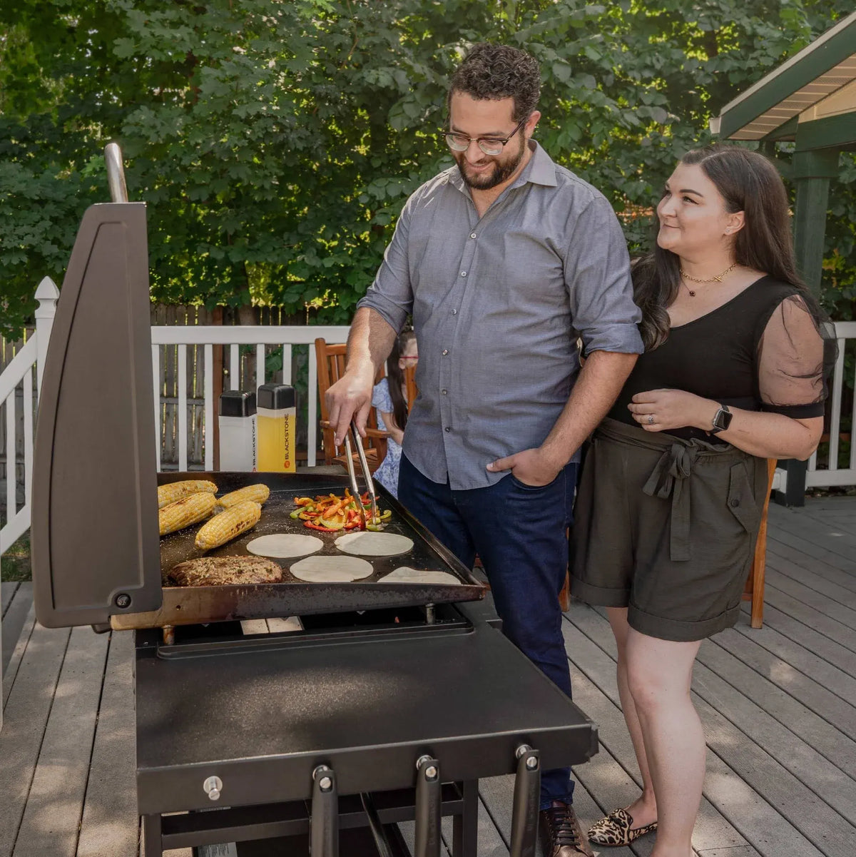 Blackstone 3-Burner 28" XL Griddle with Hood in Black