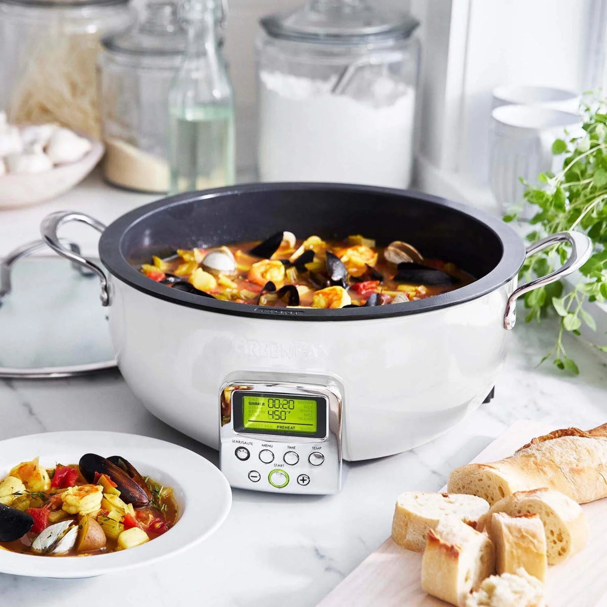 GreenPan Elite 6-Quart Essential Smart Skillet | Black